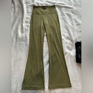 Lululemon Groove Super-High-Rise Flared Pant Nulu